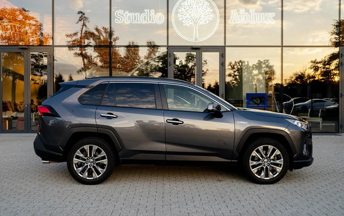 Toyota RAV4 cena 187000 przebieg: 29476, rok produkcji 2021 z Płock małe 631